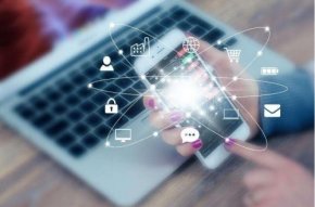 <b>开发一个微信小程序的价格是多少钱？</b>